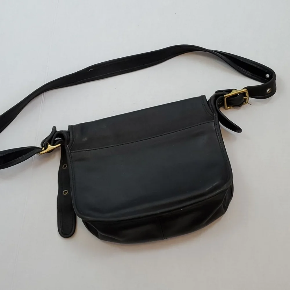 Vintage Coach black leather crossbody bag  purse